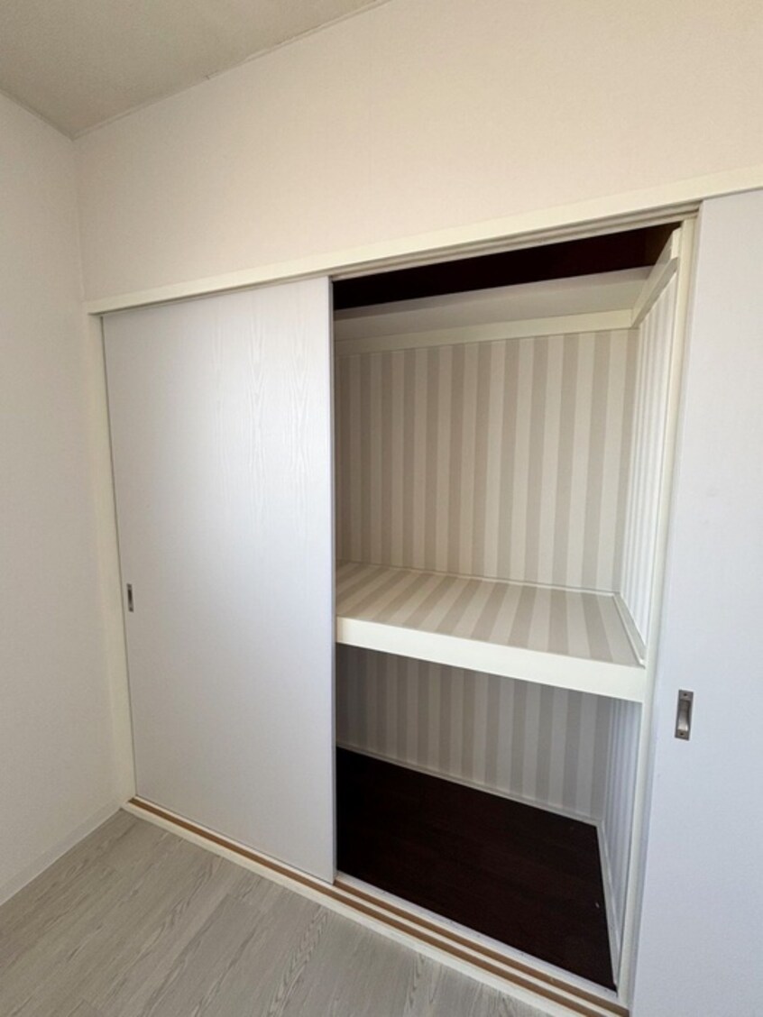 収納 エレガントプラザ