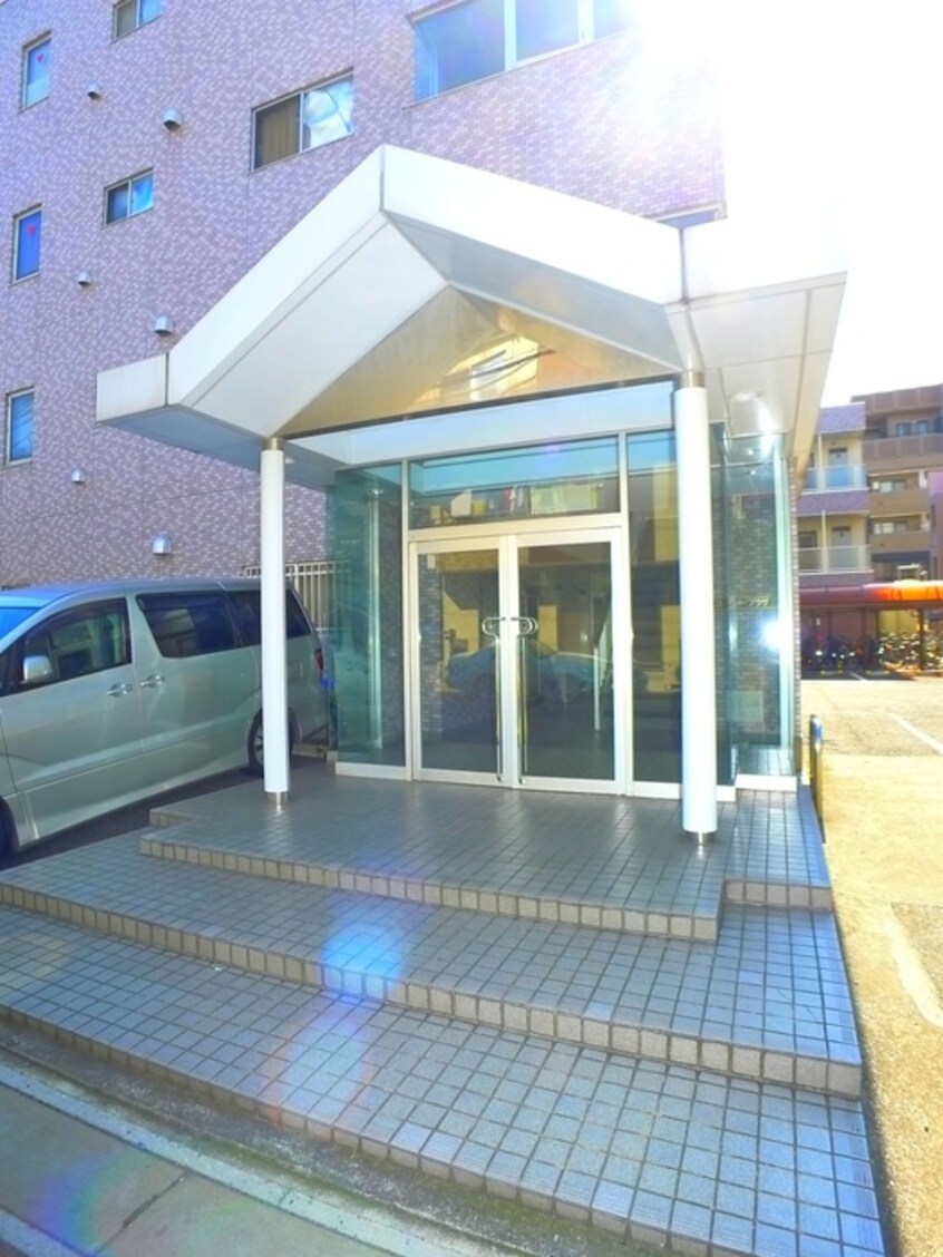 エントランス部分 エレガントプラザ