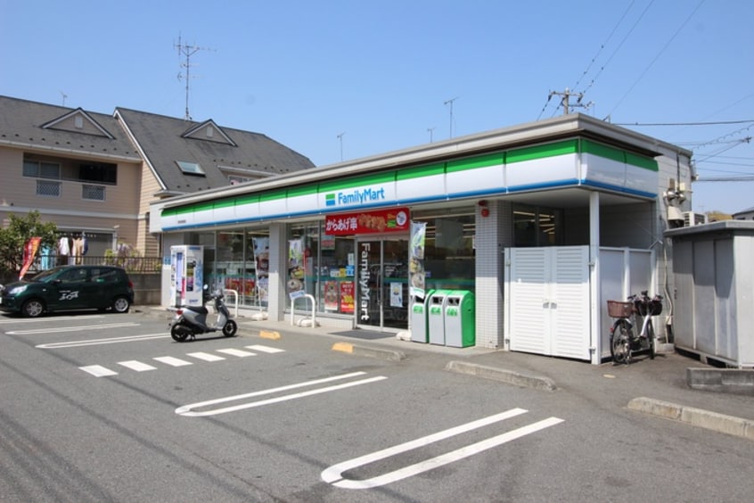 ファミリーマート都筑梅田橋店(コンビニ)まで296m セレスト