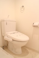 トイレ アザーレ生田