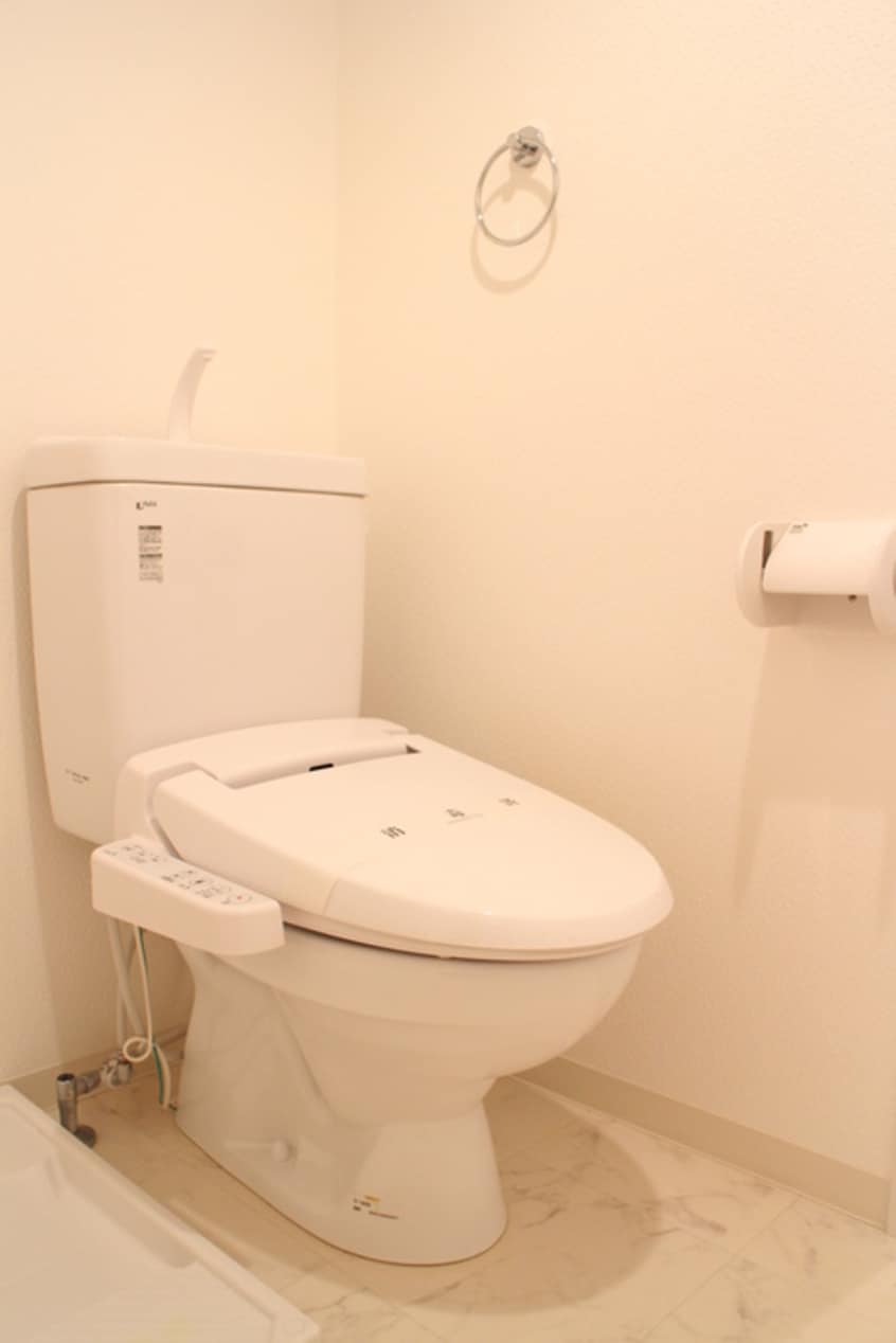 トイレ アザーレ生田