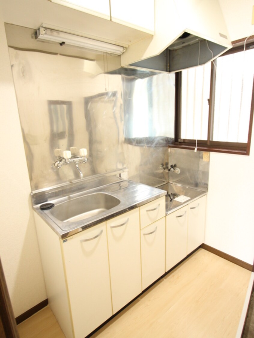 キッチン ハイツＫ６（釜台）