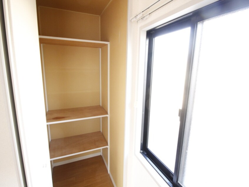 収納 ハイツ・フォーローゼズ