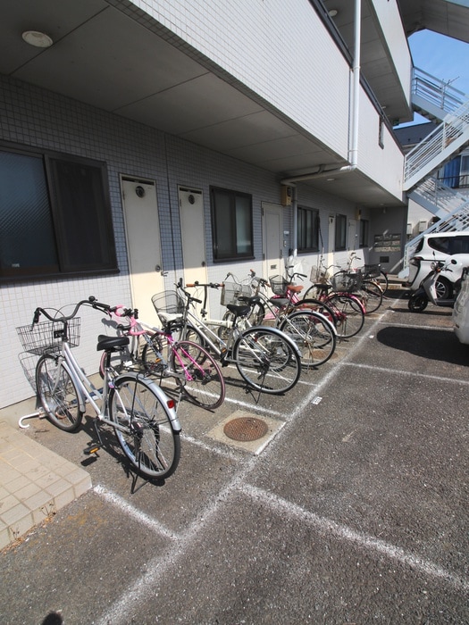 駐輪場 ファミ－ル末廣