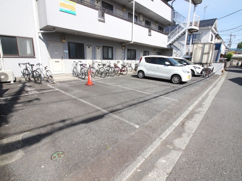 駐車場 ファミ－ル末廣