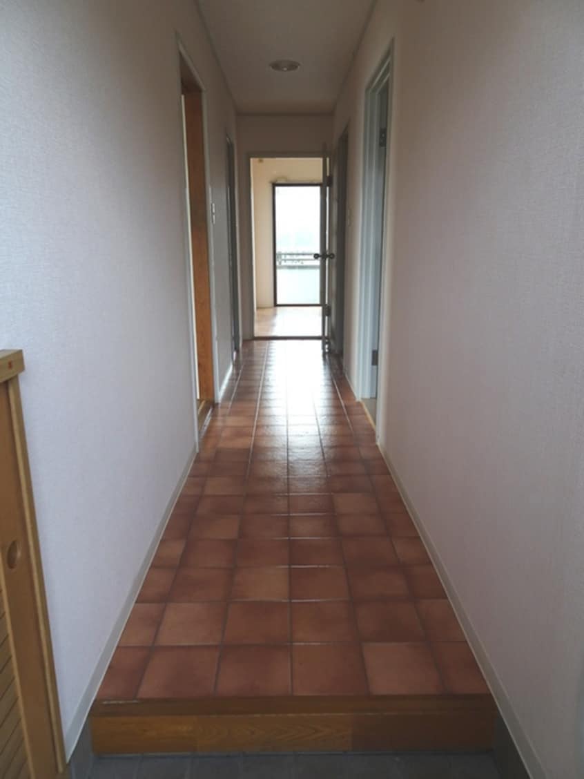 廊下 ファミ－ル末廣