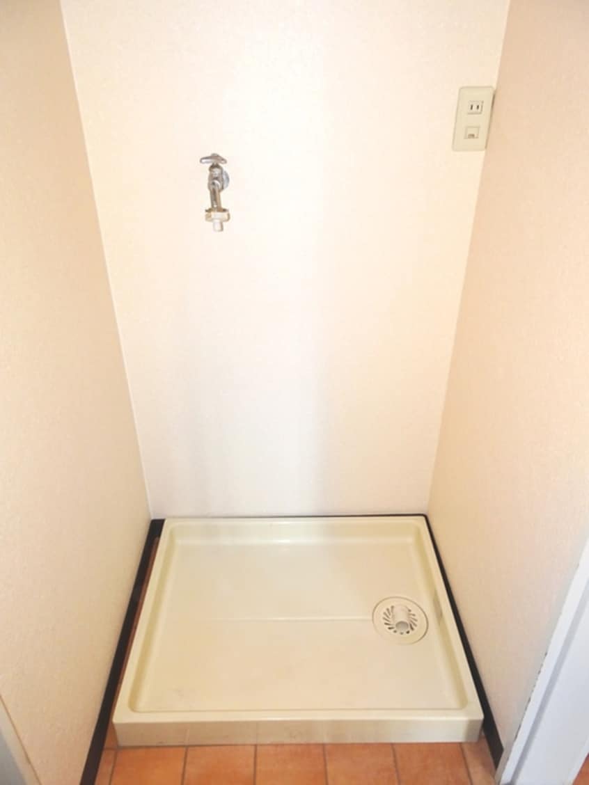 洗濯機置場 ファミ－ル末廣