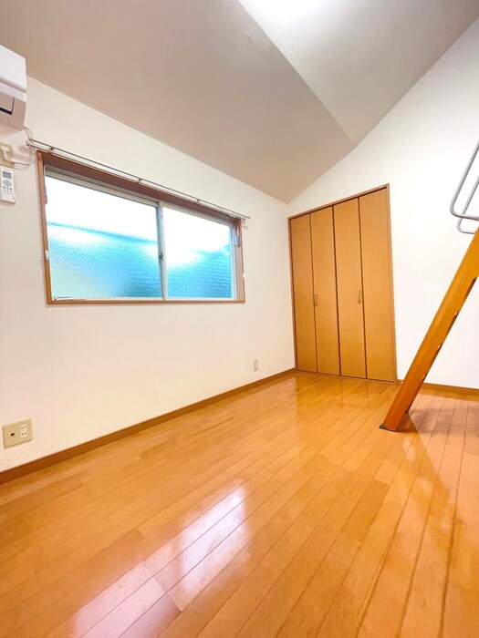 居室 ｱｾﾞﾘｱｶﾞｰﾃﾞﾝｽﾞ百合ヶ丘壱番館