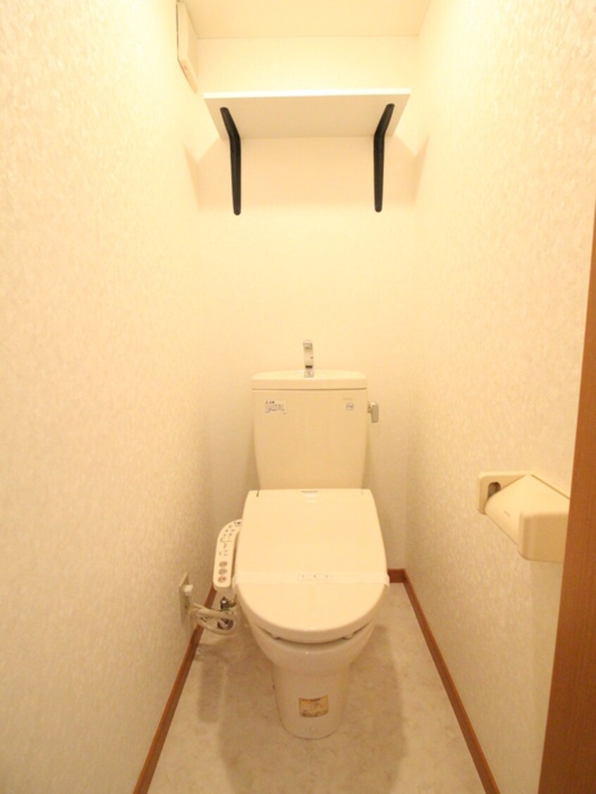 トイレ ｱｾﾞﾘｱｶﾞｰﾃﾞﾝｽﾞ百合ヶ丘壱番館