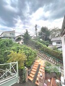室内からの展望 ｱｾﾞﾘｱｶﾞｰﾃﾞﾝｽﾞ百合ヶ丘壱番館