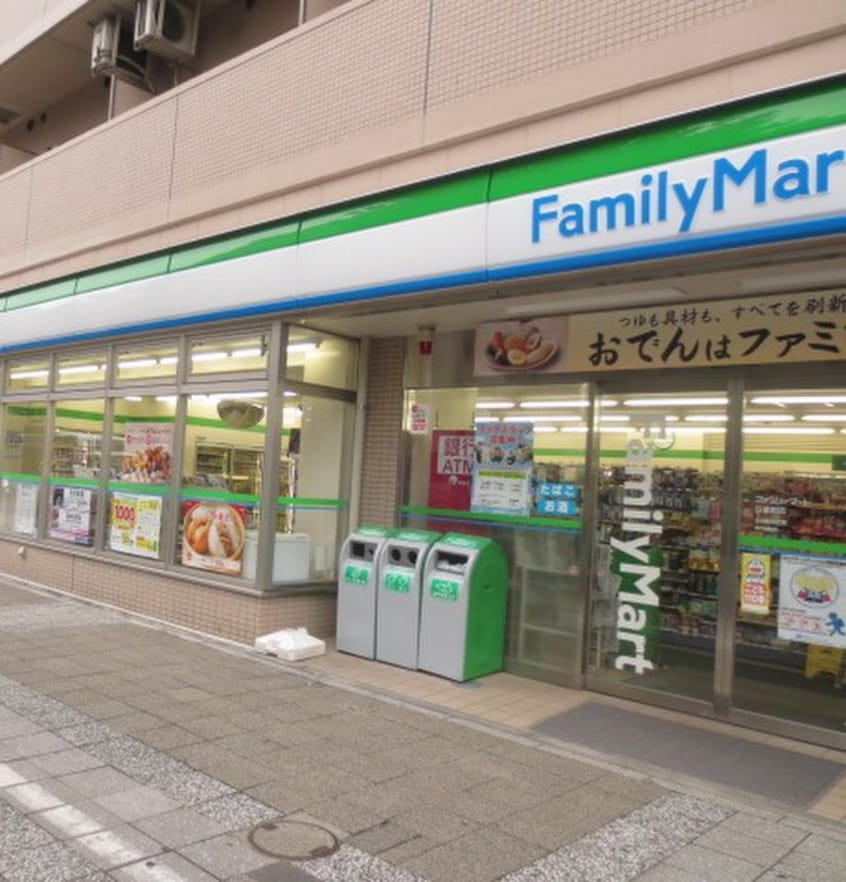 ファミリーマート(コンビニ)まで124m ベルビー川崎