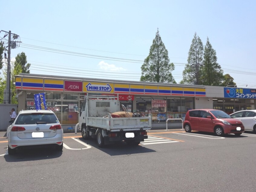 ミニストップ(コンビニ)まで797m CONNECT　PARK　HILLS東本町