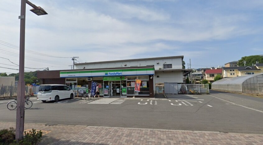ファミリーマート佐須町五丁目店(コンビニ)まで400m チェリ－ハウス