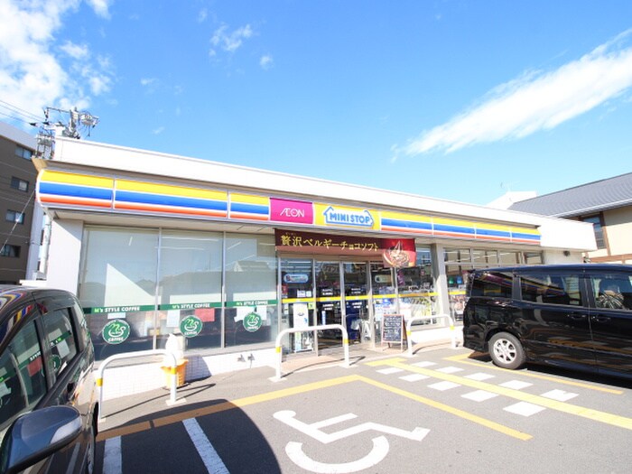 ミニストップ 富士見鶴瀬東店(コンビニ)まで1400m ウィステリア