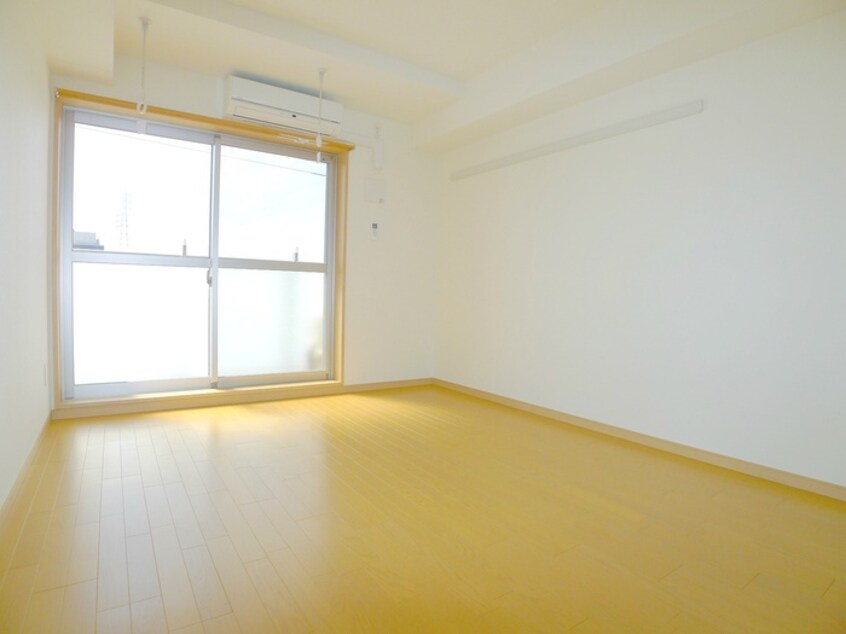 居室 レオ四拾八番館