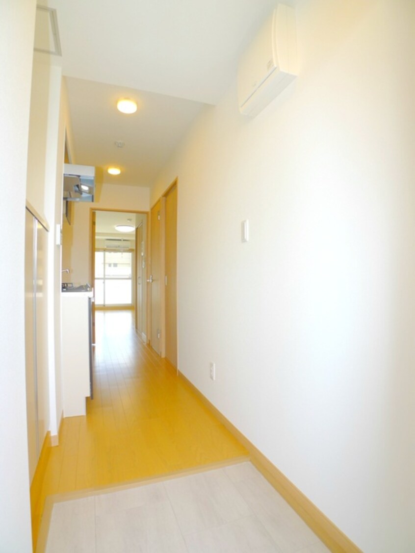 廊下 レオ四拾八番館