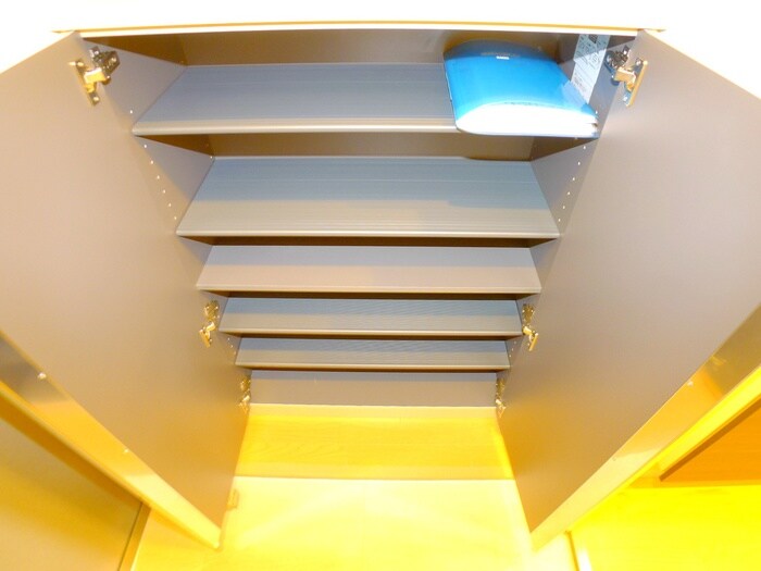 靴箱 レオ四拾八番館