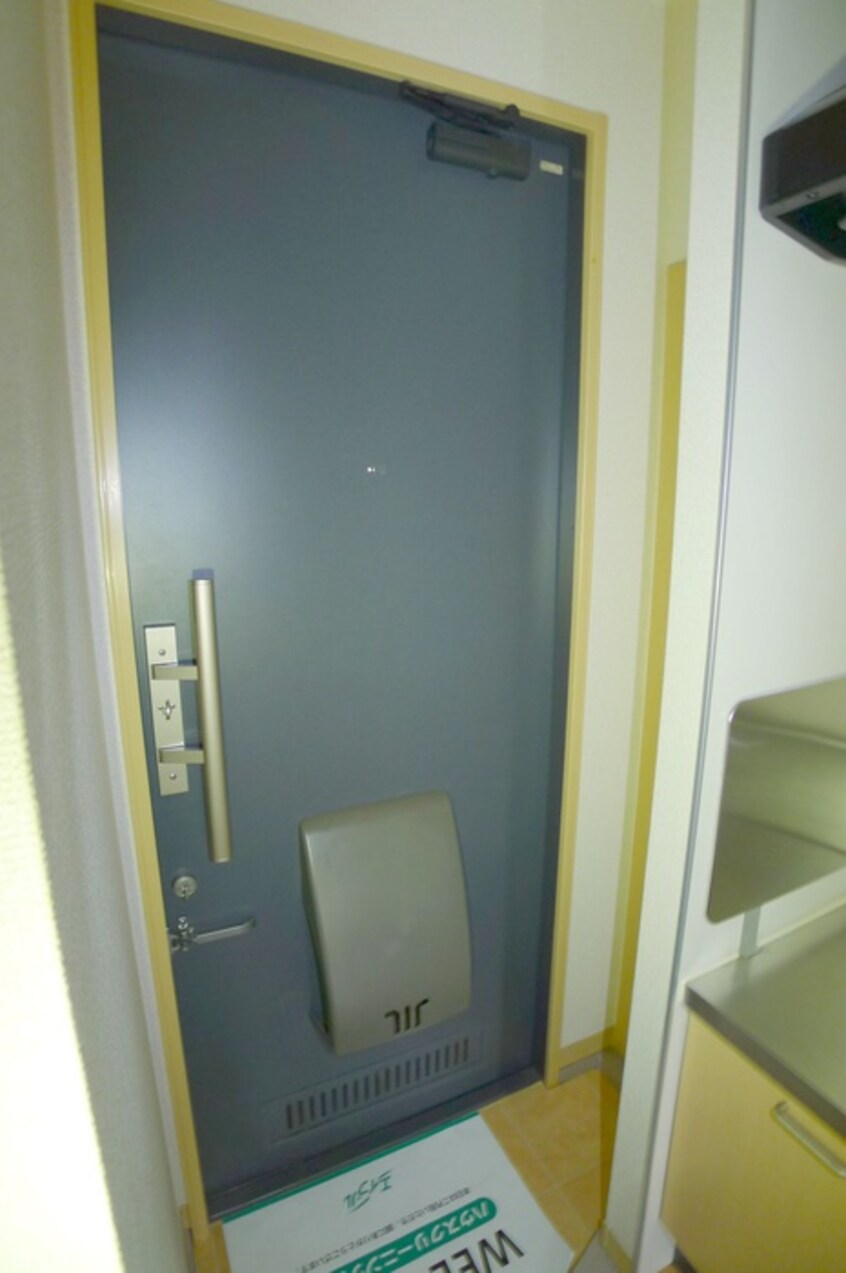 玄関 ＢＥＬＬ‐ＦＬＡＴ２