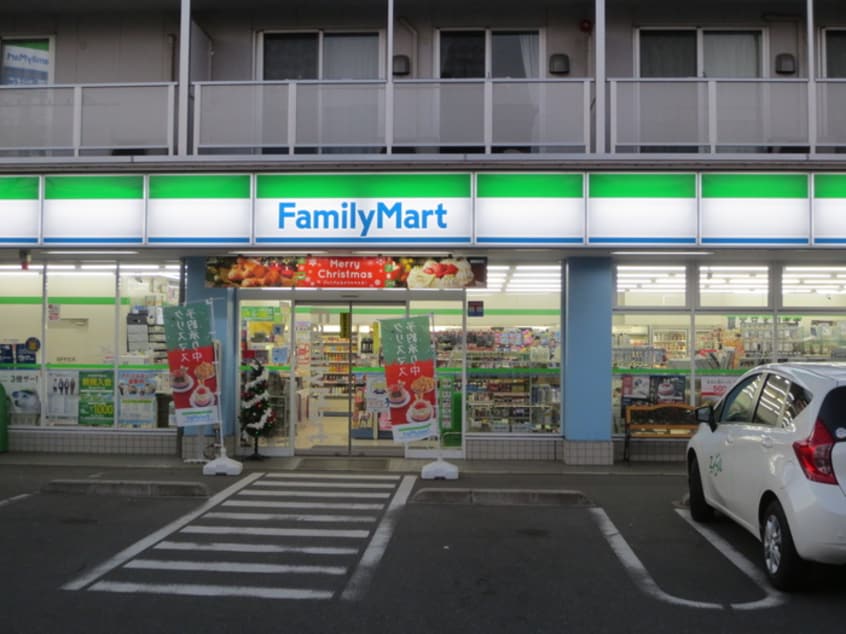 ファミリーマート登戸小学校前店(コンビニ)まで85m ＢＥＬＬ‐ＦＬＡＴ２