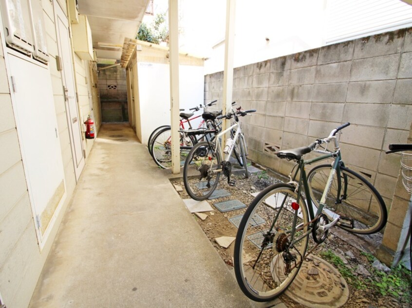 駐輪場 カ－サ新高円寺