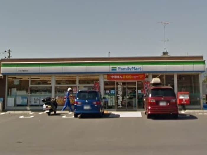 ファミリーマート八王子楢原店(スーパー)まで150m レジデンスＭＳ