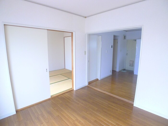 居室 エステートピアＡ・Ｂ・Ｃ