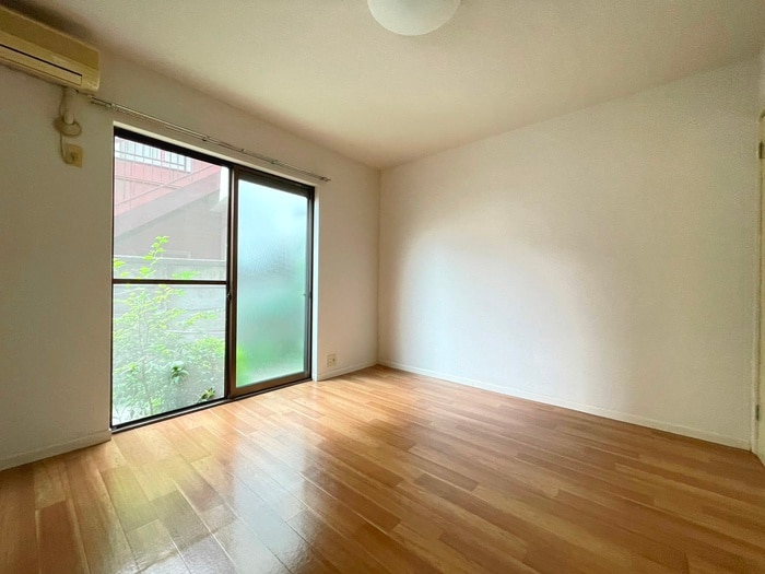 居室 モンシャトー新川