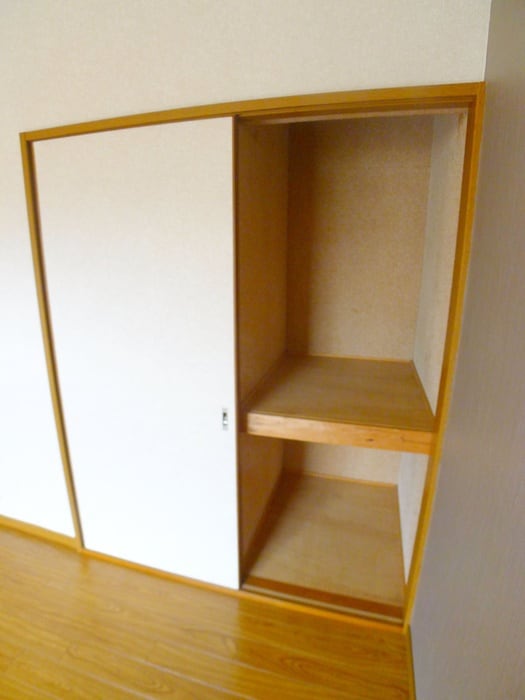 収納 クレッセント松波