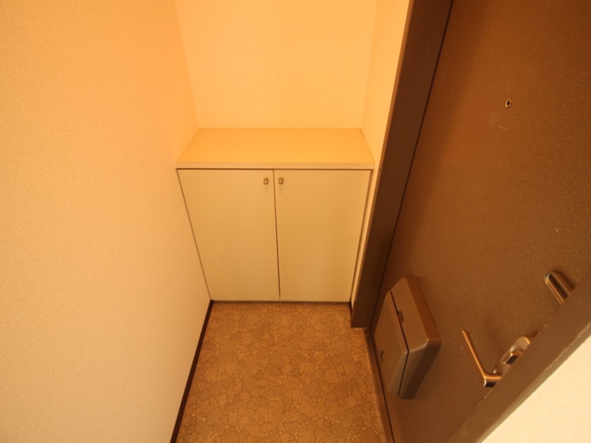 玄関 プラザ仲町台センター