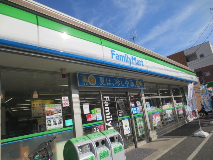 ファミリーマート港北師岡町店(コンビニ)まで546m メローペ