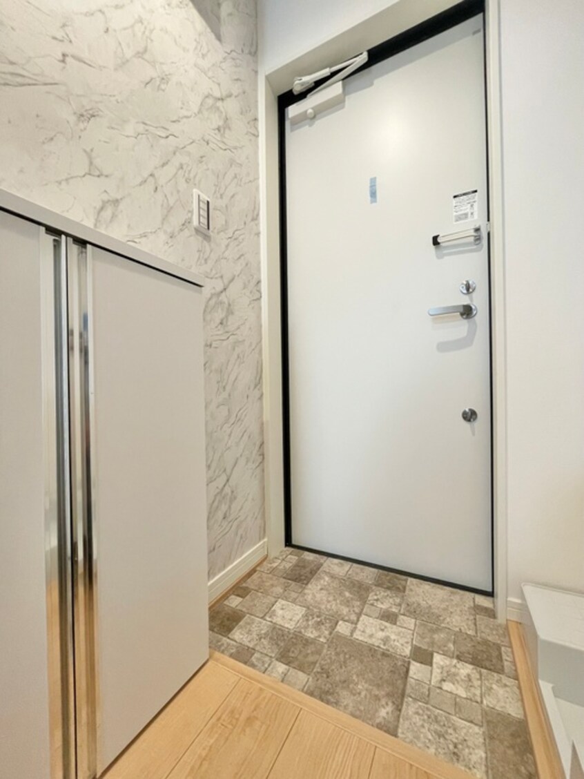 玄関 アノンテラス岡上