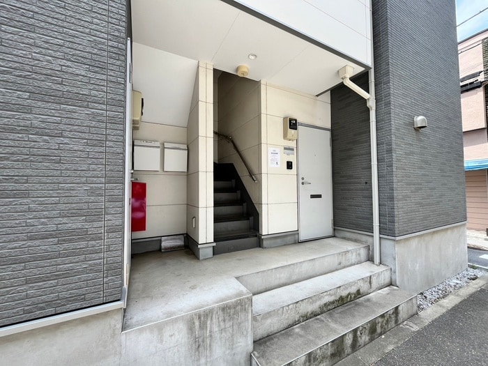 エントランス部分 I-RESIDENCE