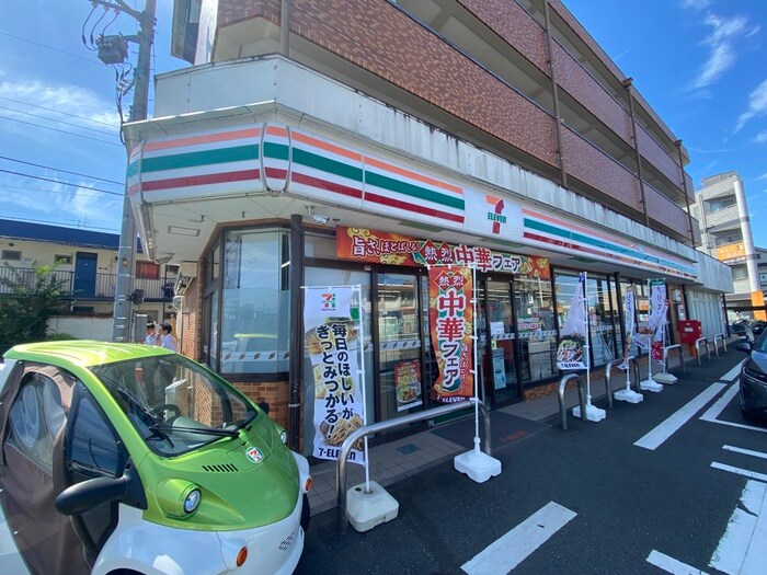 セブンイレブン(コンビニ)まで358m 第１白王ハイツ