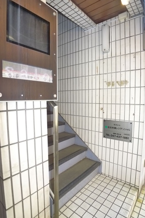 エントランス部分 アーバン高藤