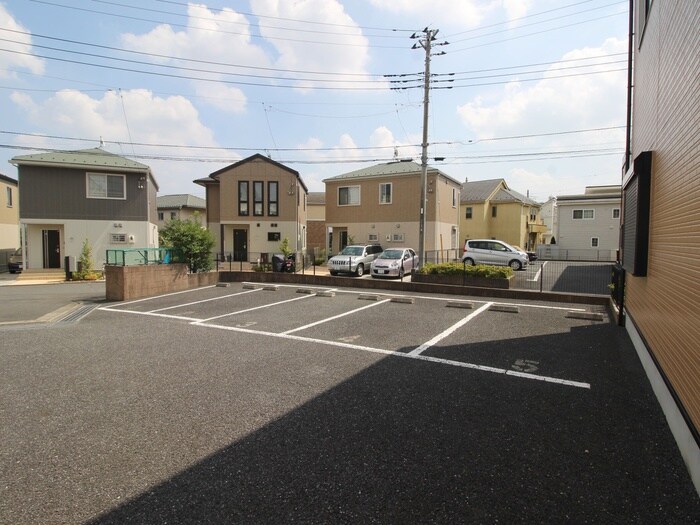 駐車場 メインシティガーデン新井弐番館