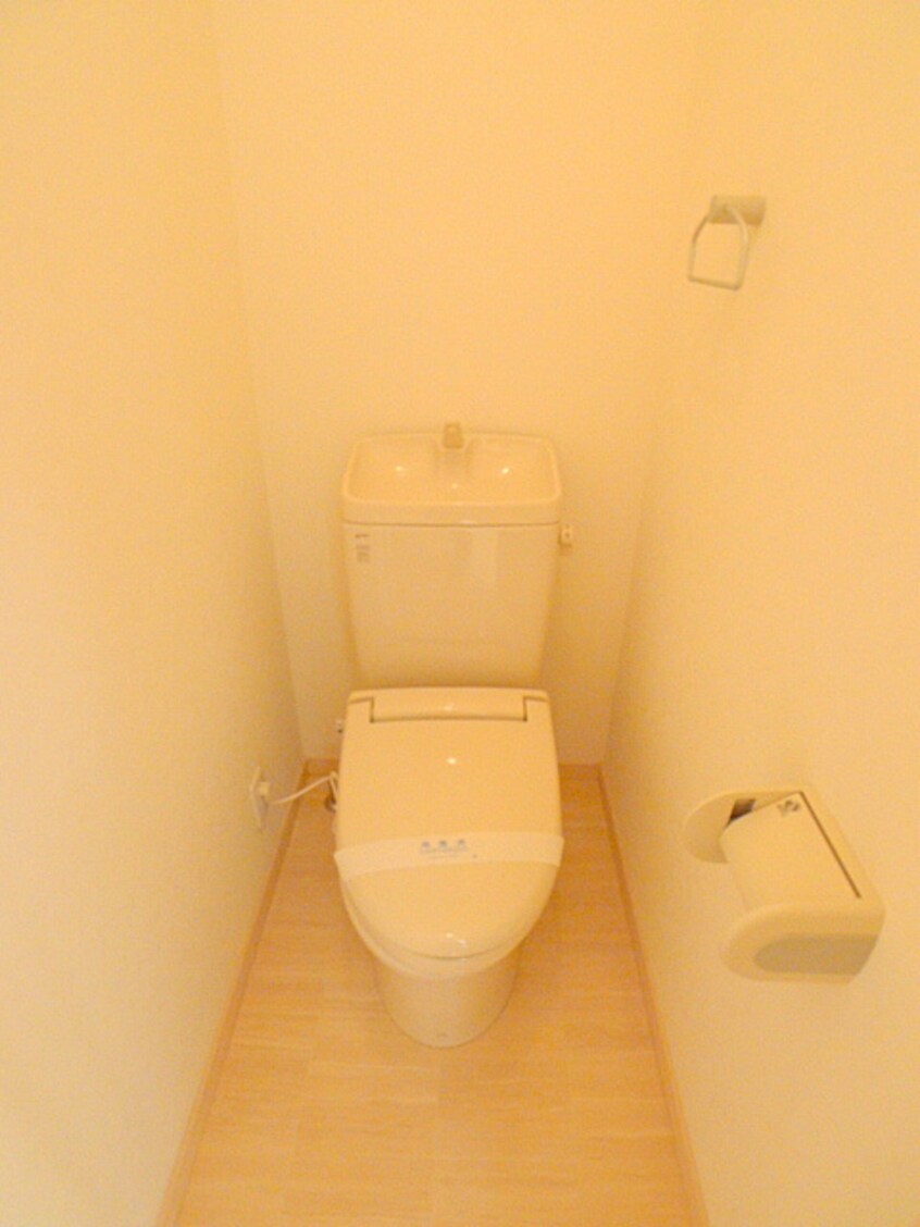 トイレ メゾングラシュ－