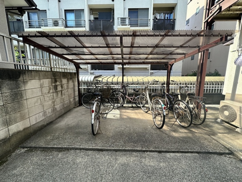 駐輪場 ハイツ川端