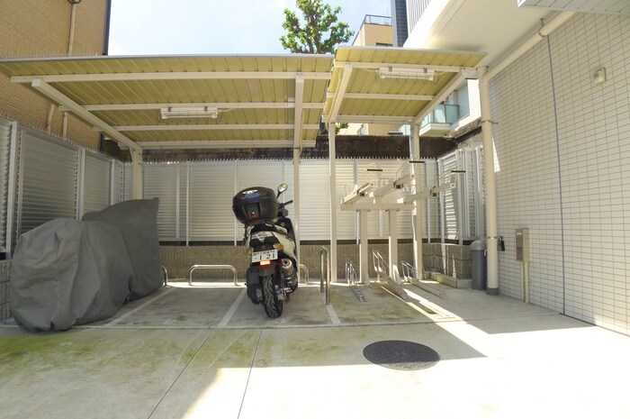 バイク置き場 JP noie 上野稲荷町