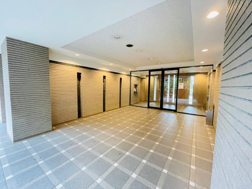 エントランス部分 ﾋﾞｰ･ｼﾃｨ ﾍﾞｲｳｨﾝｸﾞ棟(1101)