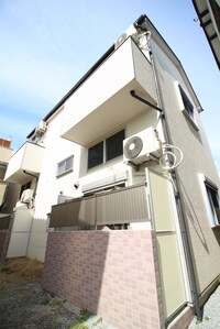 Duo Court芝下