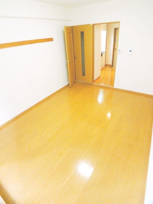 居室 岸町ヒルズ