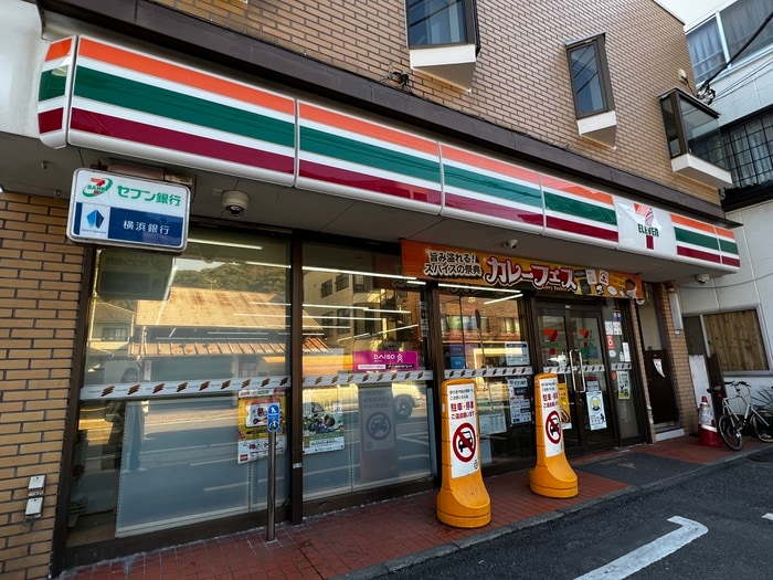 セブンイレブン鎌倉観音前店(コンビニ)まで617m フラットシ－サイド