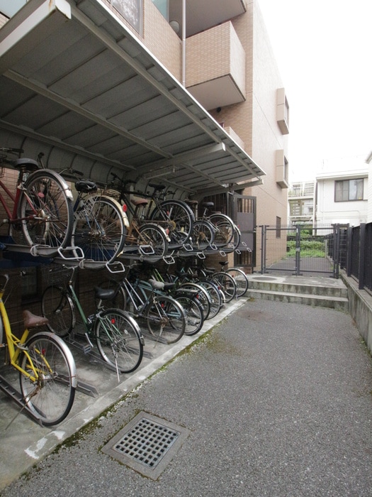 駐輪場 チャペルヒル東大井