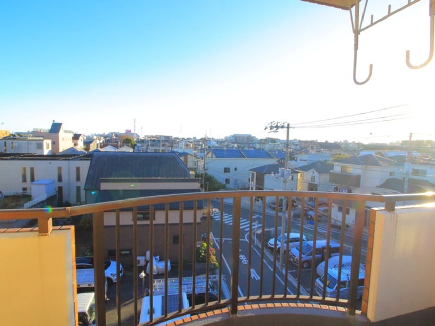 室内からの展望 ケイズコロニ－