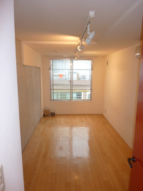 居室 AZ　ASAKUSABASHI
