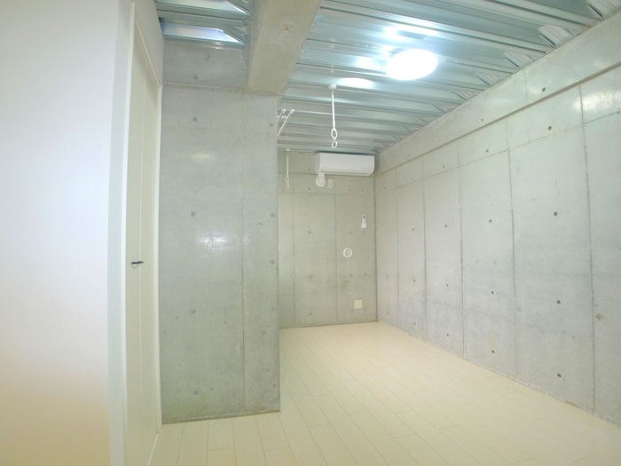 居室 ＡＴＯＲＡＳ　ＭＡＫＵＨＡＲＩ