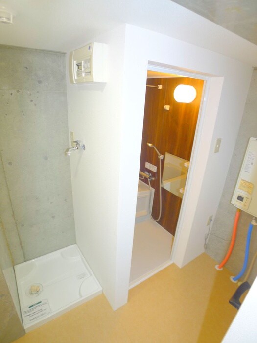 洗濯機置場 ＡＴＯＲＡＳ　ＭＡＫＵＨＡＲＩ