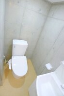 トイレ ＡＴＯＲＡＳ　ＭＡＫＵＨＡＲＩ