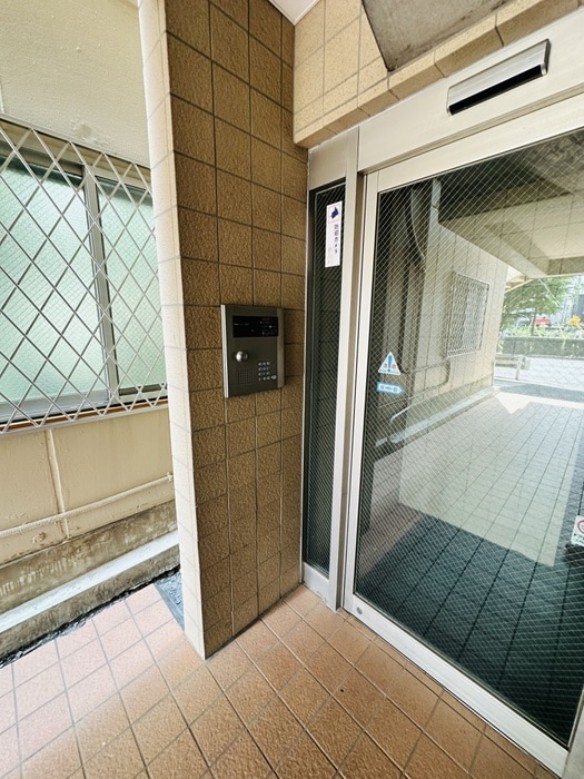 エントランス部分 丸昌西マンション