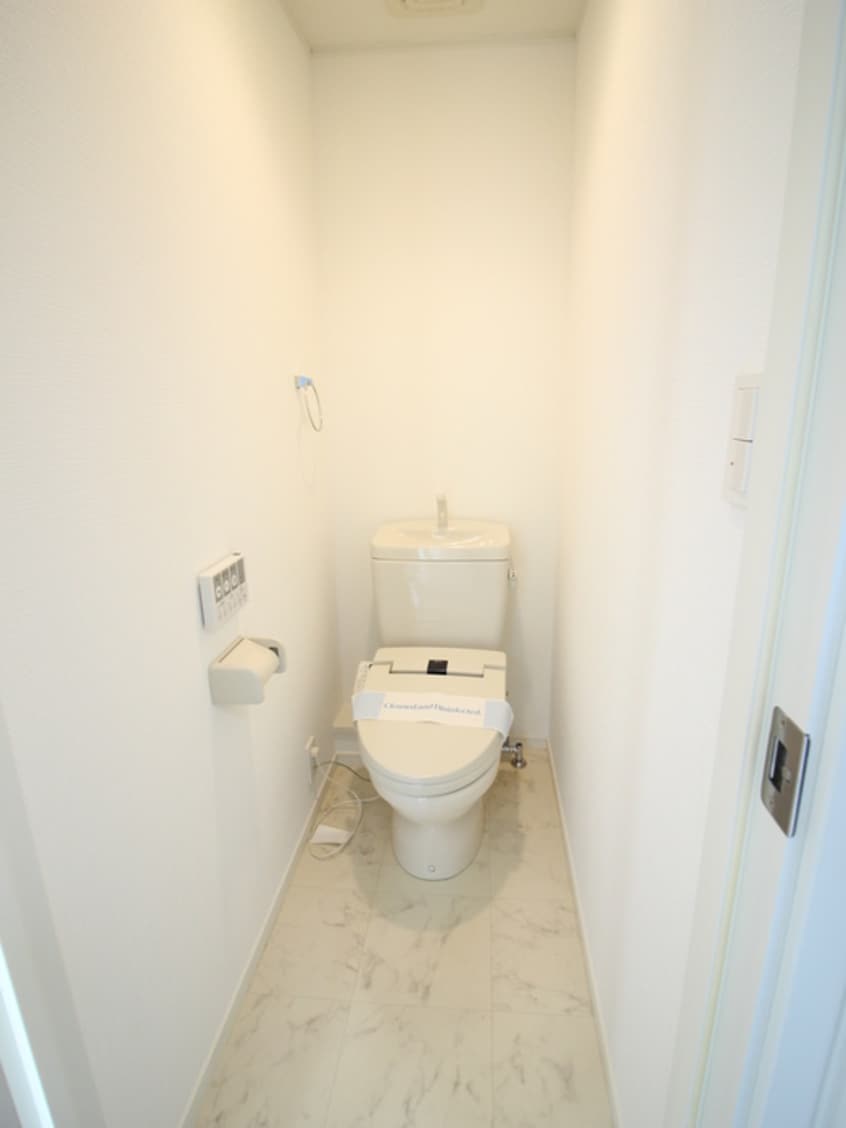 トイレ リ－ヴェルポ－ト横浜三ッ沢Ⅲ